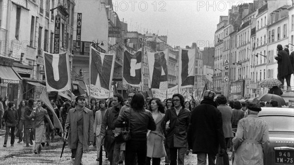 Manifestation étudiante et lycéenne contre la loi Debré, Paris, 1973