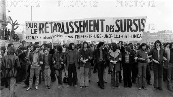 Manifestation étudiante et lycéenne contre la loi Debré, Paris, 1973