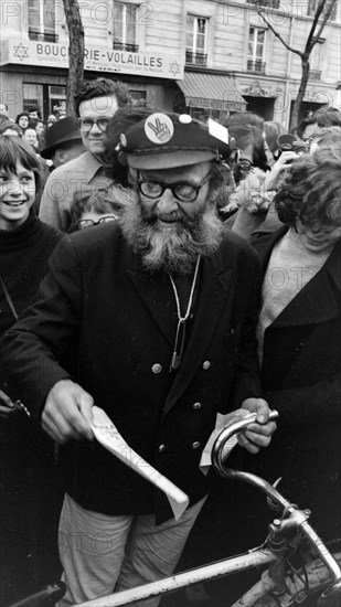 Manifestation étudiante et lycéenne contre la loi Debré, Paris, 1973