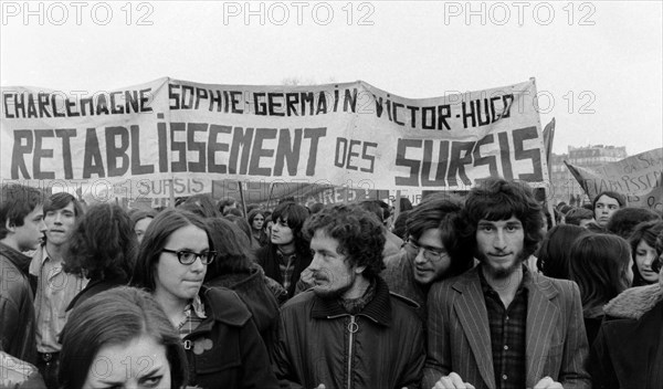 Manifestation étudiante et lycéenne contre la loi Debré, Paris, 1973