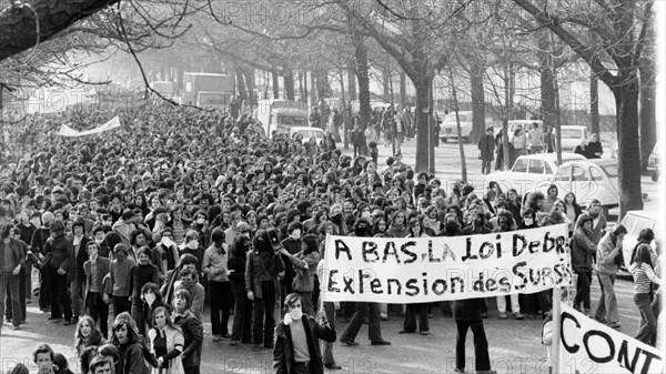 Manifestation étudiante et lycéenne contre la loi Debré, Paris, 1973