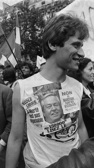 Manifestation du Front National en faveur de l'école libre, Paris, 1984