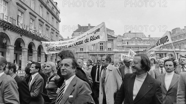 Manifestation contre le projet de loi sur l'architecture, Paris, 1975