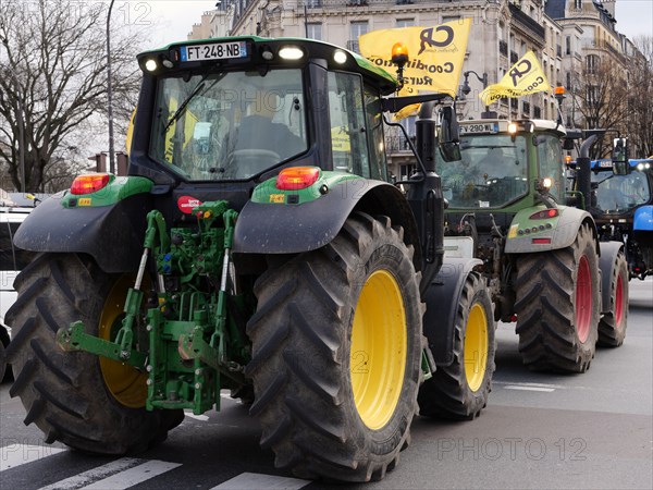 Farmers demonstrating in Paris on 23 February 2024