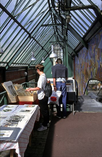 Marche Aux Puces De Saint-Ouen