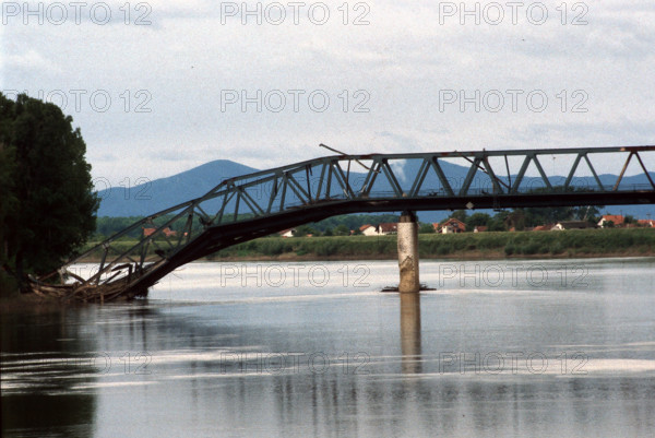 EX-YOUGOSLAVIE - GUERRE CIVILE