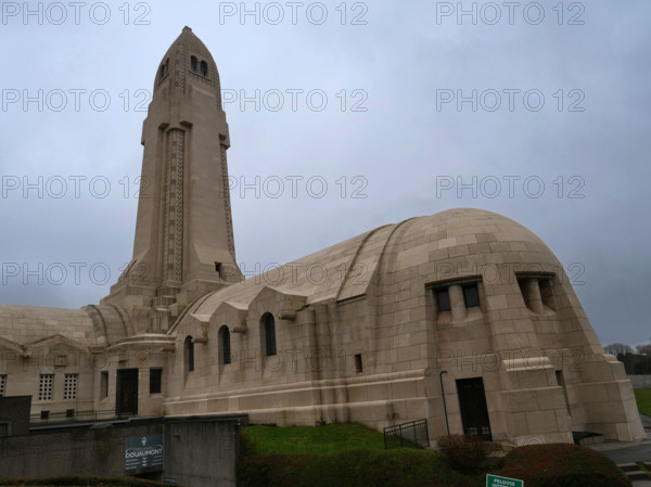 FRANCE-PREMIERE GUERRE MONDIALE-NECROPOLE