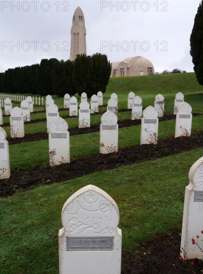 FRANCE-PREMIERE GUERRE MONDIALE-NECROPOLE