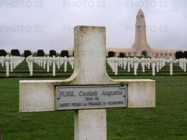 FRANCE-PREMIERE GUERRE MONDIALE-NECROPOLE