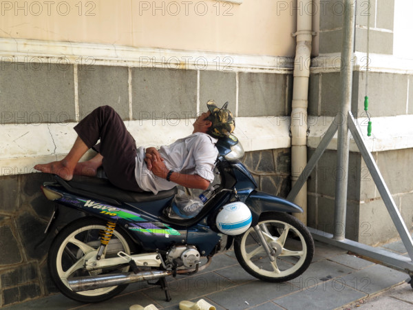 VIETNAM—SOCIETAL—SAIGON