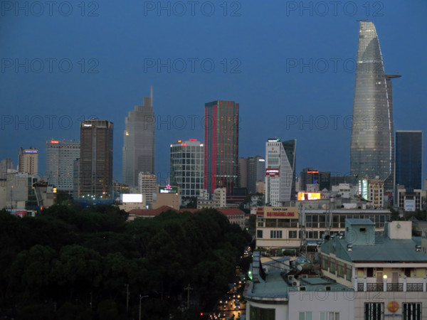 VIETNAM—ARCHITECTURE—SAIGON