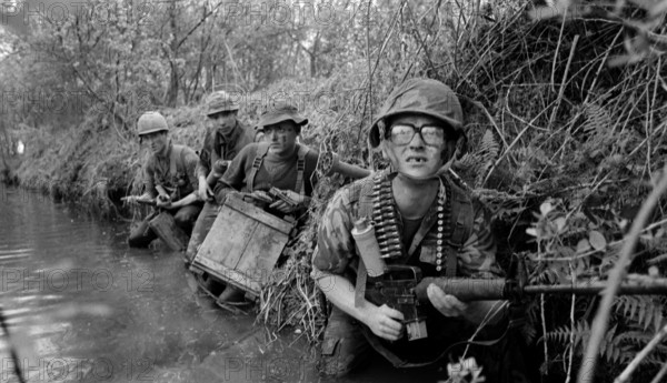 ARMEES FRANCAISES 1978