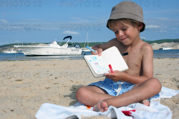 FRANCE-PETITE ENFANCE-ILLUSTRATION