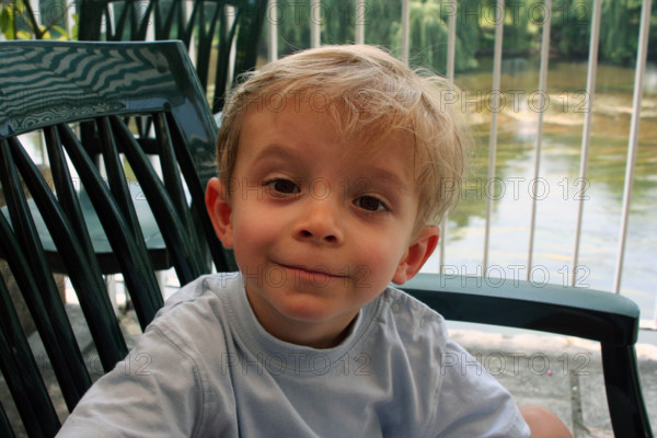 ILLUSTRATION SUR L'ENFANCE