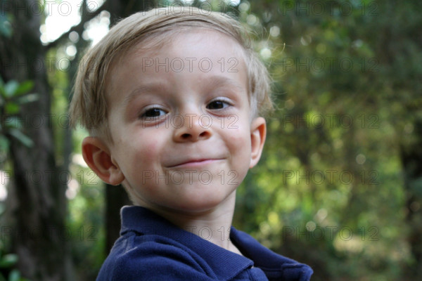 ILLUSTRATION SUR L'ENFANCE