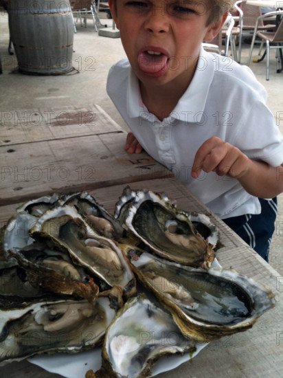 ILLUSTRATION SUR L'ENFANCE