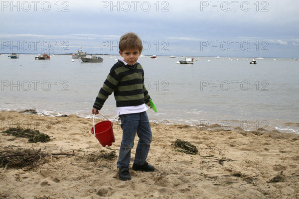 ILLUSTRATION SUR L'ENFANCE