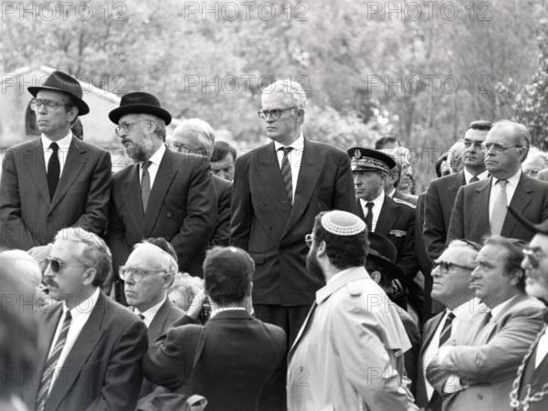 Personnalités politiques venues à Carpentras en 1990 suite à la profanation du cimetière juif de la ville