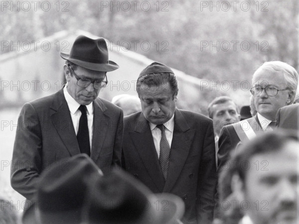 Personnalités politiques venues à Carpentras en 1990 suite à la profanation du cimetière juif de la ville