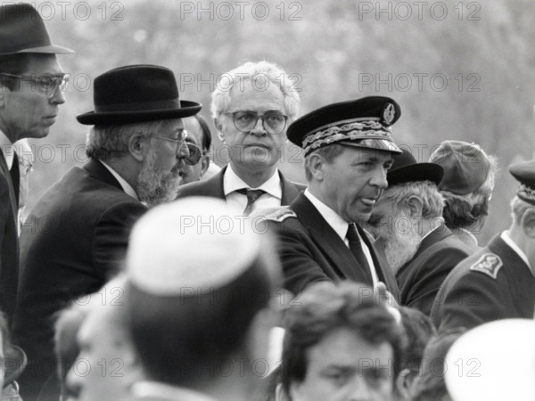 Personnalités politiques venues à Carpentras en 1990 suite à la profanation du cimetière juif de la ville