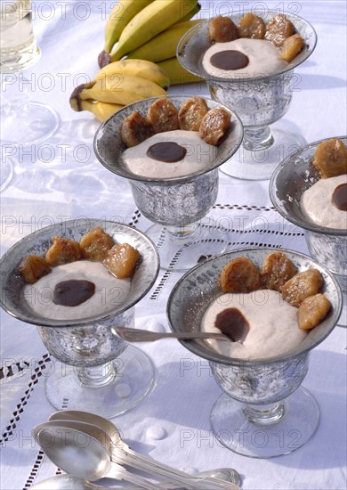Menu Yachting : mousse de banane et caramel au rhum
