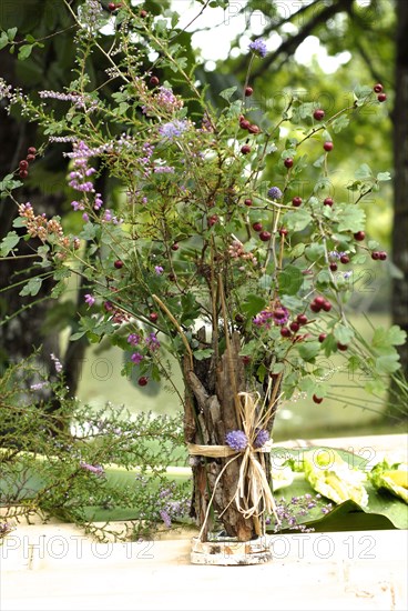 The Robinson Crusoe buffet: country-style flowers