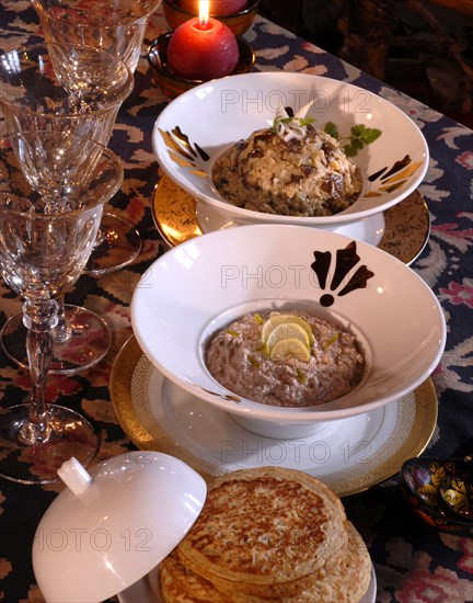 Dîner du Grand Nord : tarama de foie de morue à la vodka, et caviar d'aubergines aux cèpes