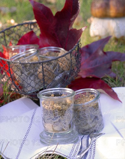 Meal on a forest theme: crumble with boletus, nuts and roquefort cheese