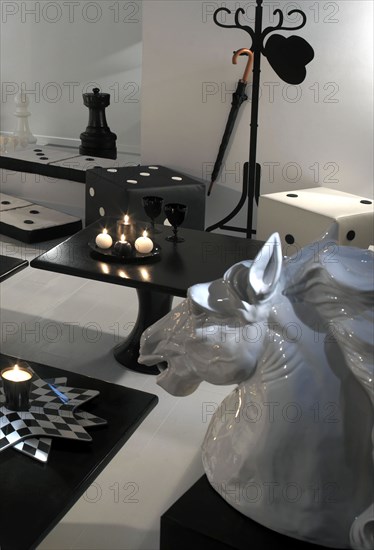 Place your bets: home decoration with chess boards