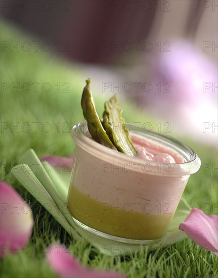 Meal in pink and green theme: Taramasalata with green asparagus