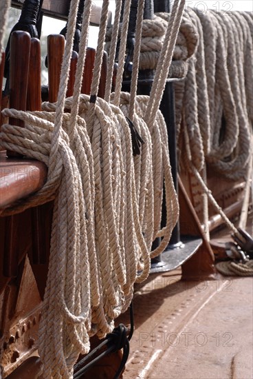 Yachting menu: deck of the boat 'La Boudeuse'