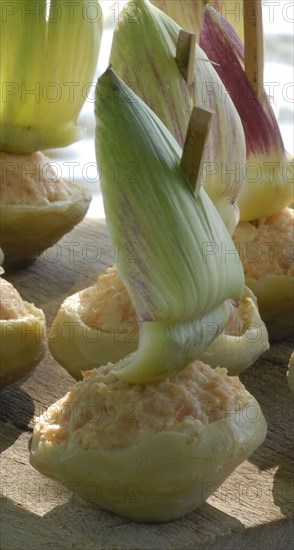 The Robinson Crusoe buffet : sea-flavoured mousse in artichoke boats