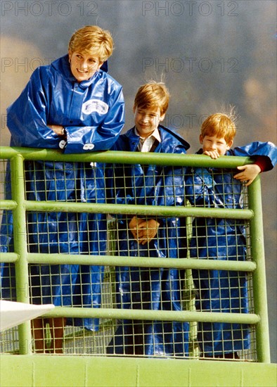 Princesse Diana avec prince William et prince Harry