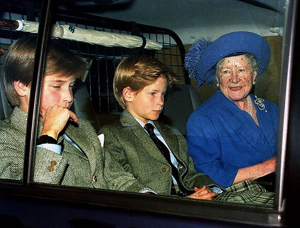 La reine-mère, prince William et prince Harry