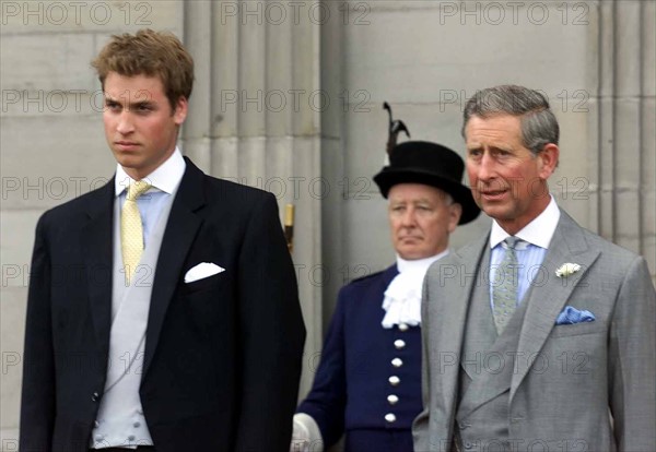 Le prince Charles et le prince William assistant à une garden party avec Camilla Parker Bowles à L'Holyrood House à Edinburgh