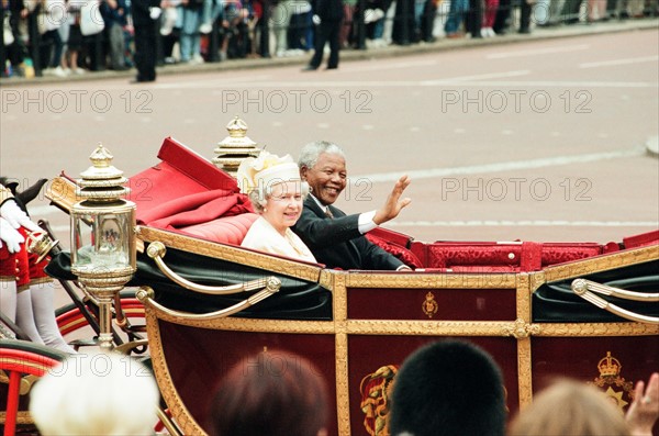 Elisabeth II et Nelson Mandela