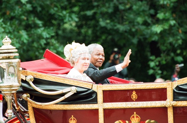 Elisabeth II et Nelson Mandela