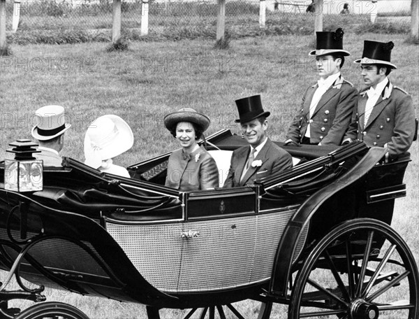 La reine Elisabeth II et le prince Philip à l'hippodrome d'Ascot