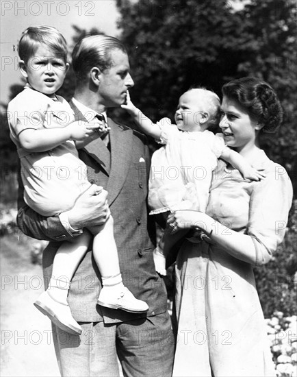 La reine Elisabeth II, le prince Philip et leurs enfants