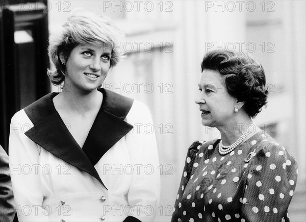 La reine Elisabeth II et la princesse Diana