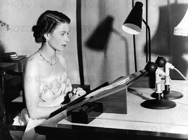 La reine Elisabeth II lors de son allocution du 25 décembre 1953