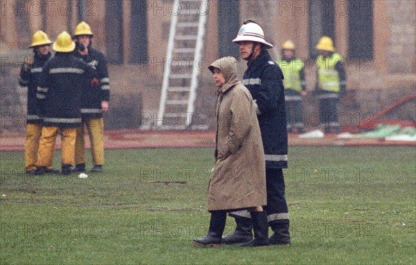 La reine Elisabeth II après l'incendie du château de Windsor en 1992
