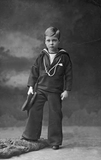 Portrait du jeune Prince de Galles en costume marin