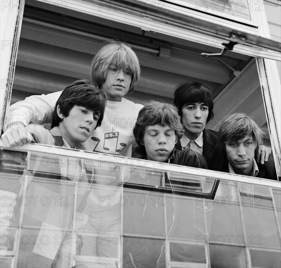 Les Rolling Stones avant l'enregistrement d'une émission télévisée