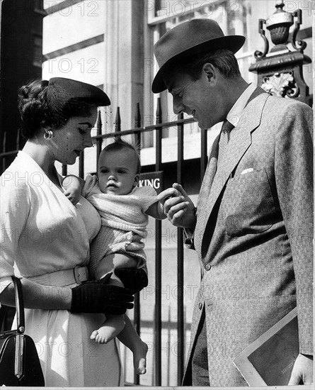 Elizabeth Taylor avec Michael Wilding et leur fils