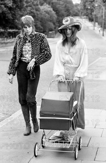 David Bowie avec sa femme et son fils