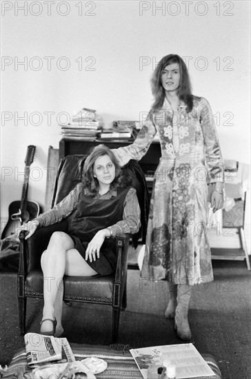 David Bowie et sa femme Angie, Haddon Hall, 1971