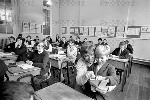 Tommy Steele, Bacon's School en Angleterre