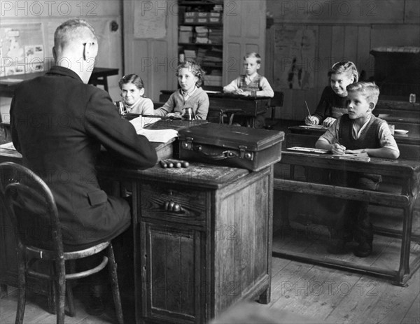 Ecoliers à Hamsteels en Angleterre, 1955