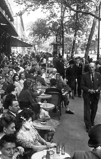 Après la libération de Paris, septembre 1944